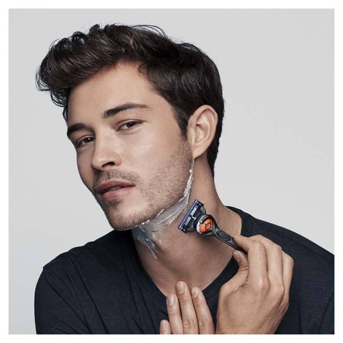 Barbero BRAUN BT3240 + Maquinilla Gillette Flexball					
