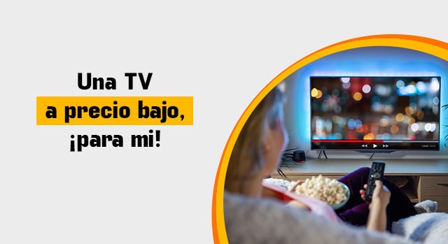 Mujer viendo la televisión con palomitas, oferta de TV a precio bajo